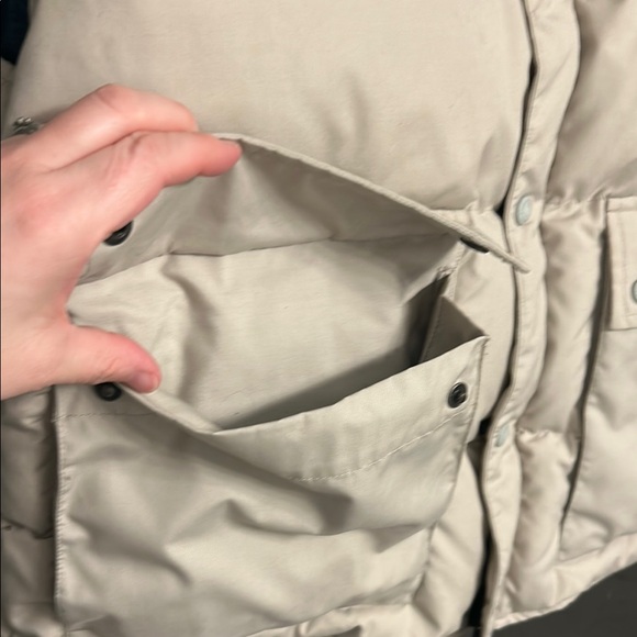 EDDIE BAUER Cream Puffer Vest - Green lining- Size Large - Picture 14 of 17